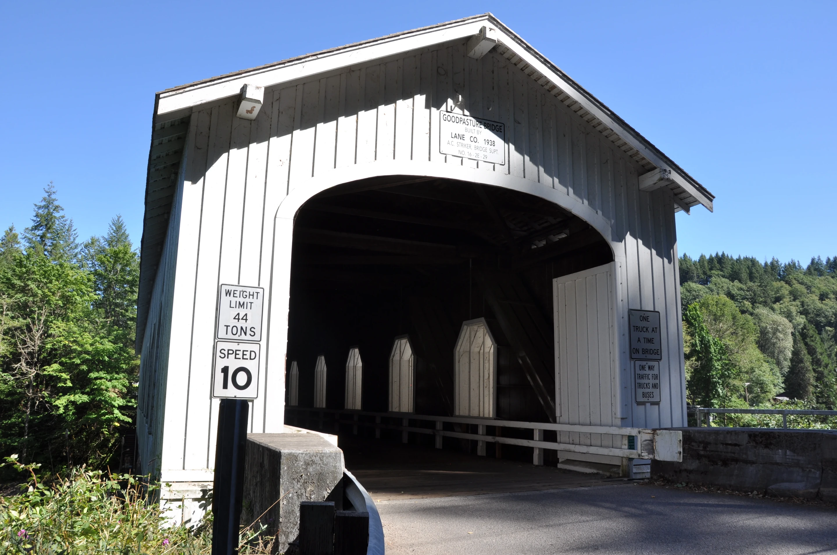 Goodpasture Bridge — portal entrance